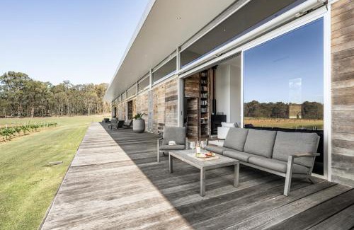 Pokolbin Villa | The Longhouse - Suite 2