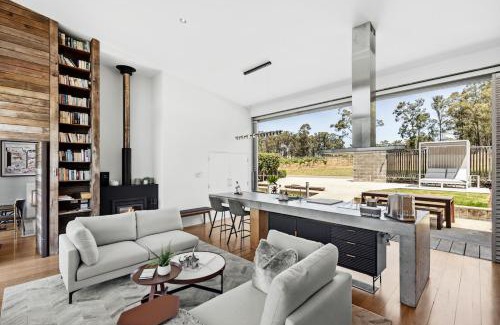 Pokolbin Villa | The Longhouse - Suite 2