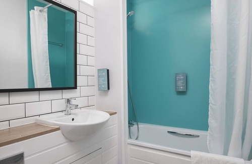 Measham Hotel | The Longshoot Hotel by Greene King Inns