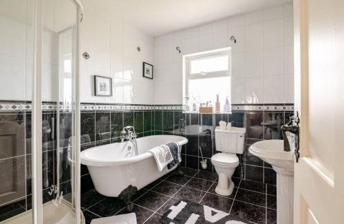 Mohill House | The Loughrin Suite