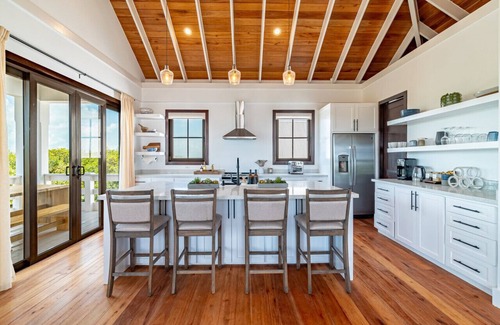 San Pedro Villa | The Lovejoy & The Pool Club at Mahogany Bay