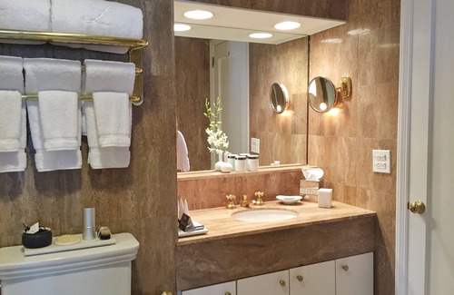 Central Park South Hotel | The Lowell