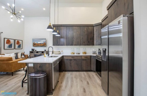 South Ogden Apartment | The Lux at the Brooks on 40th