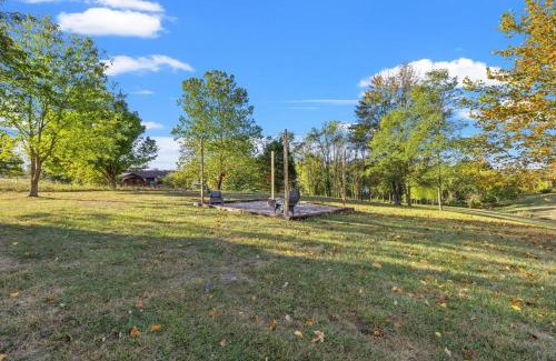 Harrodsburg House | The Luxe/Hot Tub/On Bright Leaf Golf Course