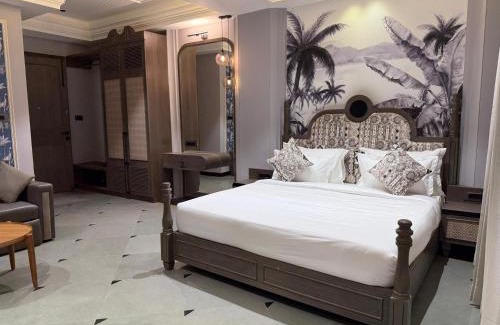 Lake Swaroop Sagar Hotel | The Luxury Tiger at Lake Pichola