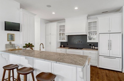 Morristown House | The Magnolia - Luxe Lakefront Private Villa on Lake Gaston | 6br/7ba | Sleeps 19