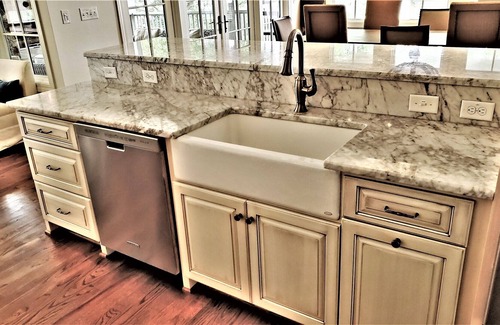 Morristown House | The Magnolia - Luxe Lakefront Private Villa on Lake Gaston | 6br/7ba | Sleeps 19