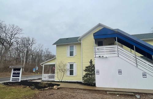 Lakeside House | The Marblehead Inn - Keepers