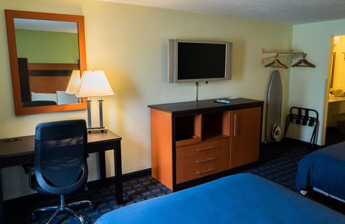 West Yarmouth Hotel | The Mariner Resort on Cape Cod!