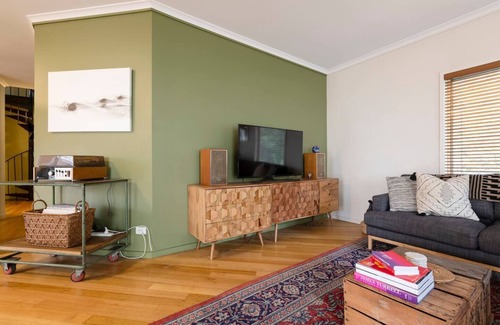 Kensington Apartment | The Mawbey An Urban Top floor Industrial Loft