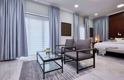 Accra House | The Mayflower Inn