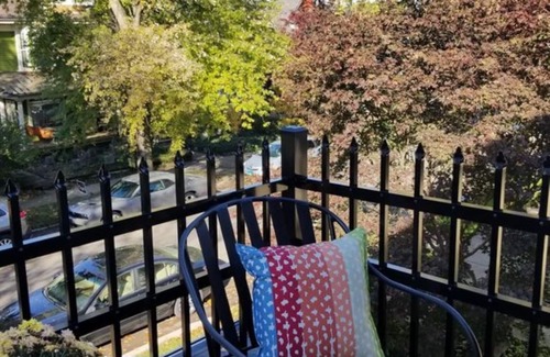 Columbus House | The Mayor's Suite-Historic Downtown-Columbus, Indiana