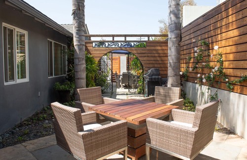 East Mesa House | The Mesa - contemporary beach house