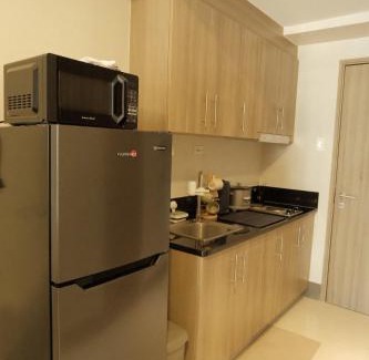 Highway Hills Apartment | The Metro Suite - 1BR Condo 36F with City View