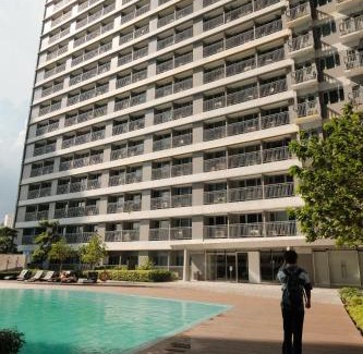 Highway Hills Apartment | The Metro Suite - 1BR Condo 36F with City View