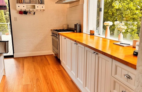 Eagle Heights House | The Metta House Tamborine Mountain
