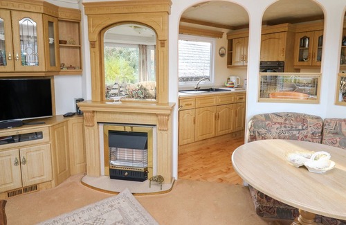 Machynlleth House | THE MILLPOND CARAVAN, family friendly, with a garden in Machynlleth