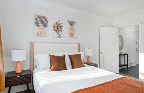 West New York Apartment | The Mirage Stay 3 Bedroom Apt 20 Min to NYC