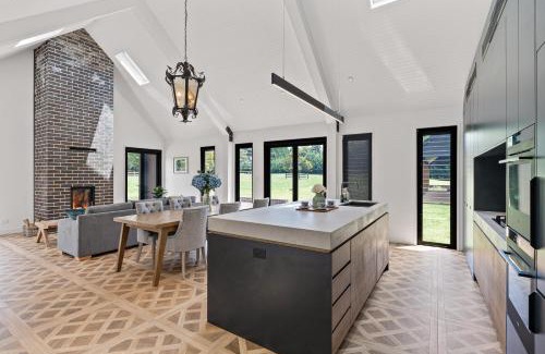 Exeter House | 'the Mist' - Farm Cottage Exeter