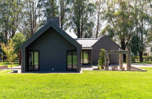 Exeter House | 'the Mist' - Farm Cottage Exeter