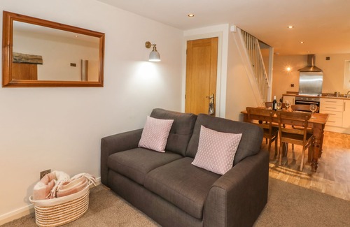 Oakworth Cottage | The Mistal