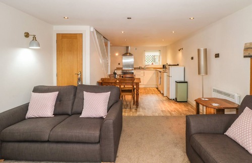 Oakworth Cottage | The Mistal