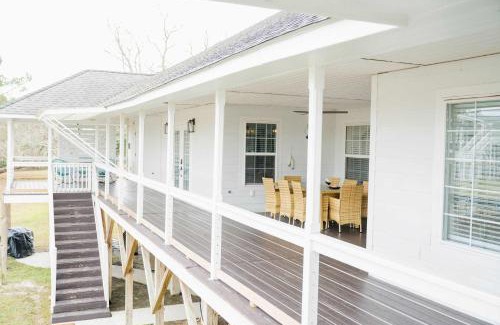 Shoreline Park House | The Moonlight Hideaway