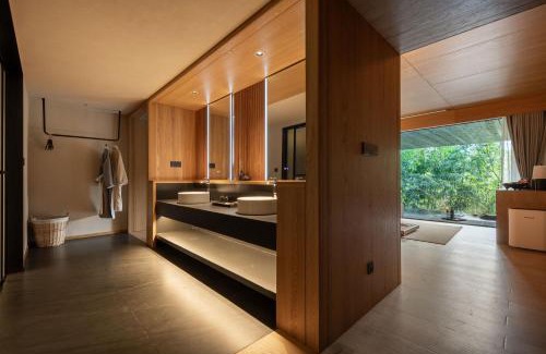 Guang'an Hotel | The Mount Route 上山上-抱翠