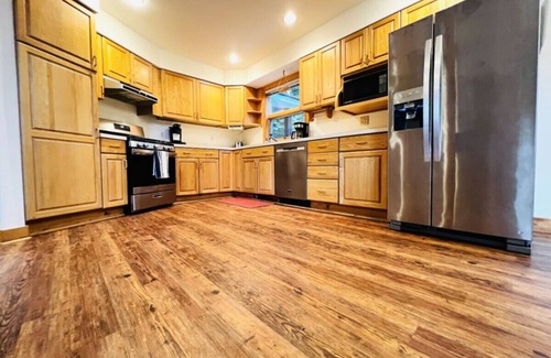 Stratton Mountain House | The Mountain Escape!