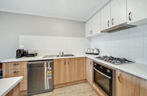 Jindabyne House | The Mountain House - Luxury 4BR Home l WiFi l Netflix l BBQ l Nespresso Machine