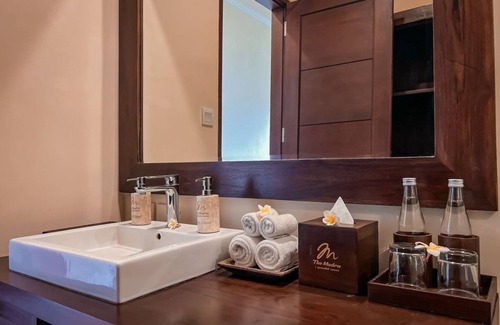 Kemenuh Hotel | The Mudru Resort by GenuineHost