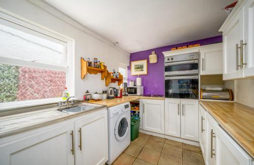 Belfast House | The Music and Poetry House