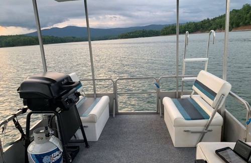 Nebo Boat Rental | The Narai - A Mermaid Houseboat on Lake James, NC