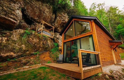 Rogers Cabin | The Naturalist by The Hideaways