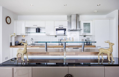 Docklands Apartment | The Nest - Austin David Apartments
