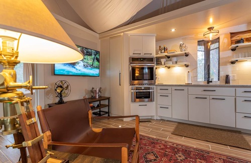 Mid America House | The Nest of Hot Springs