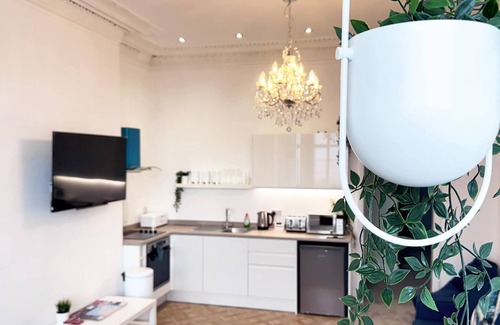 Fleetwood Apartment | The New Sandpiper - A Sea View Retreat