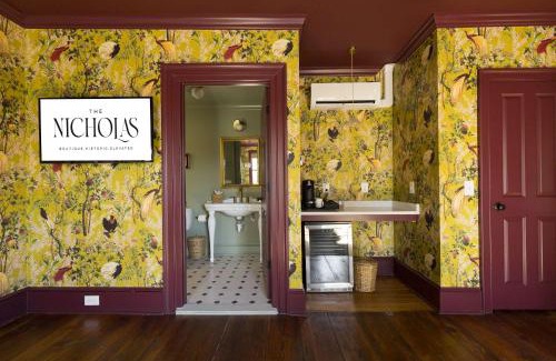 Harleston Village Bed & Breakfast | The Nicholas George's King Suite- Walk to King