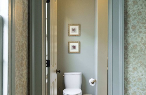 Harleston Village Bed & Breakfast | The Nicholas Veranda King Suite- 1 Block to King
