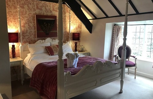 Doddiscombsleigh Hotel | The Nobody Inn