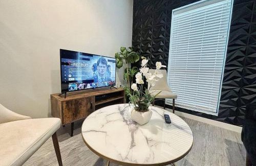 Downtown Des Moines Apartment | The Noir Nest