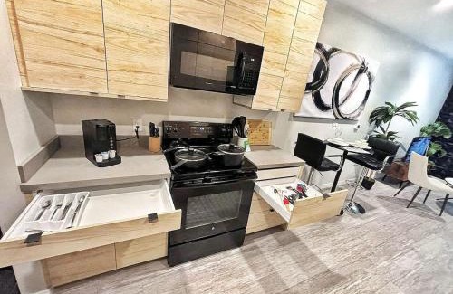 Downtown Des Moines Apartment | The Noir Nest