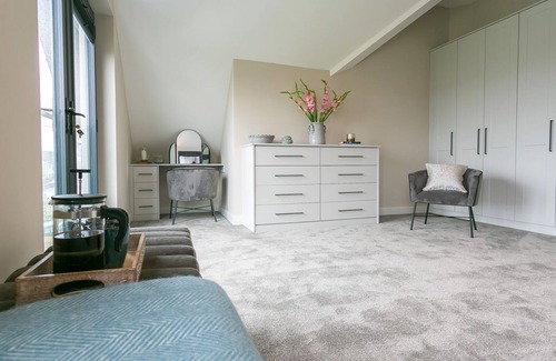 Rhoscolyn Cottage | The Nook - a dog that sleeps 10 guests in 5 bedrooms