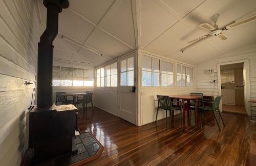 Armidale House | The Nook on the Hill