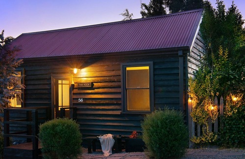 Daylesford House | The Nook - Romantic Couples Getaway in the heart of Daylesford!