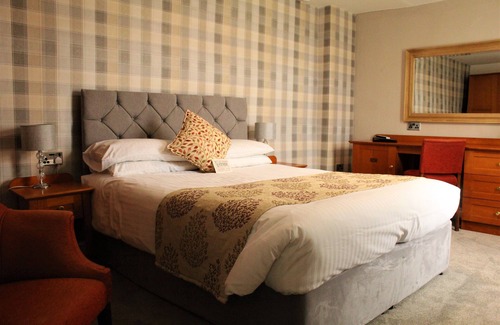 Burniston Hotel | The Oak Wheel Pub
