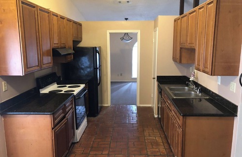 Mobile House | The Oaks at Longwood is located in a beautiful West Mobile neighborhood