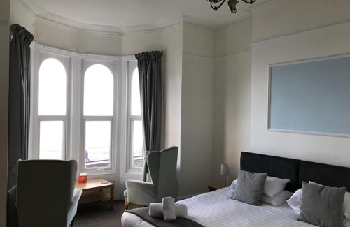 Llandudno Bed & Breakfast | The Oasis Hotel