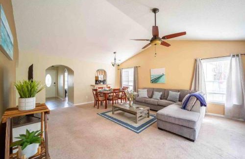 Myrtle Beach House | The Oasis w/3br/Wi-Fi/15 Minutes from the beach