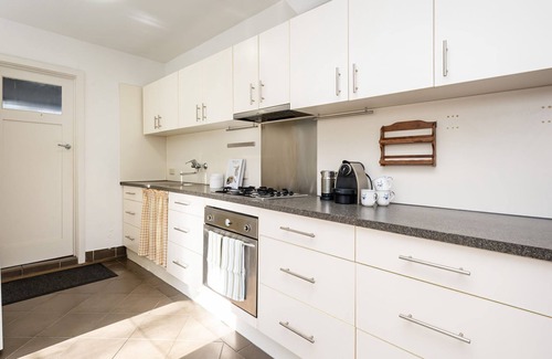 Fitzroy North Apartment | The Old Cake Shop - Fitzroy North